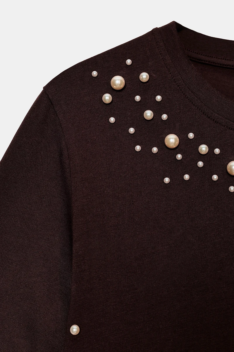 T-SHIRT À MANCHES COURTES ET PERLES