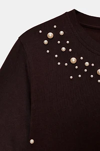 T-SHIRT À MANCHES COURTES ET PERLES