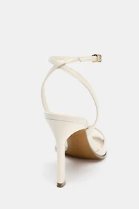 PATENT EFFECT HEELED SANDALS