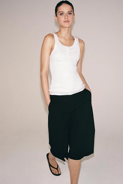 BUTTONED RIBBED TOP