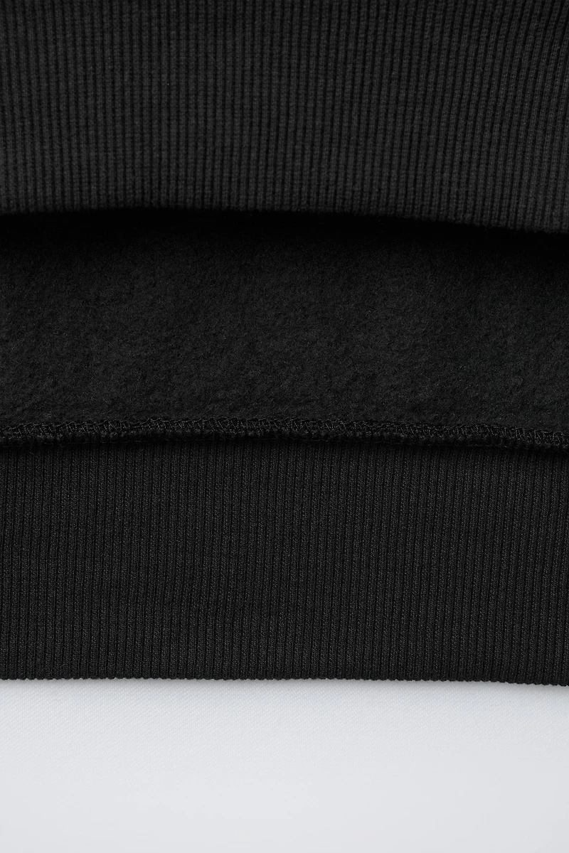 SWEATSHIRT AND WIDE LEG PANTS WITH TEXTURED LABEL SET