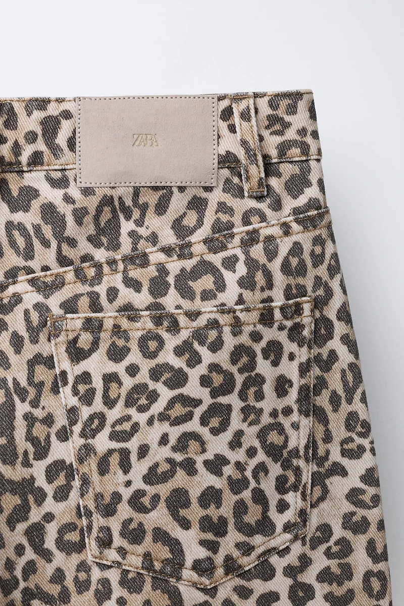 ANIMAL PRINT BARREL JEANS