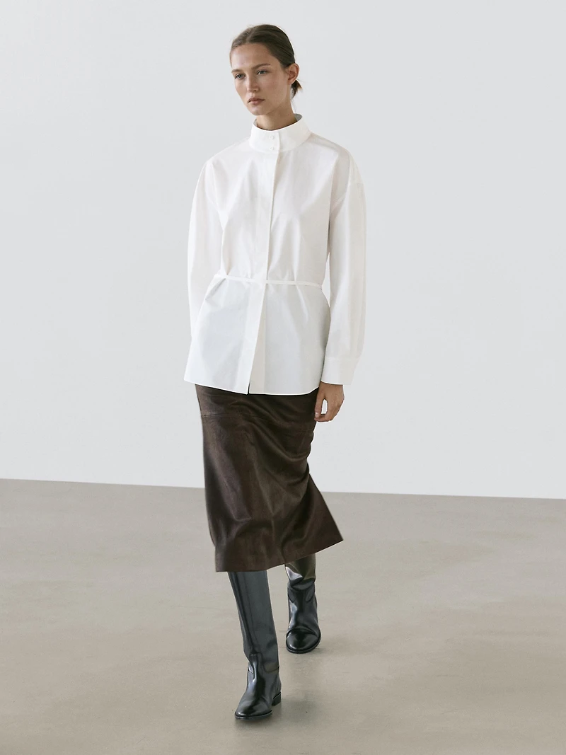 Chemisier à col montant avec ruban