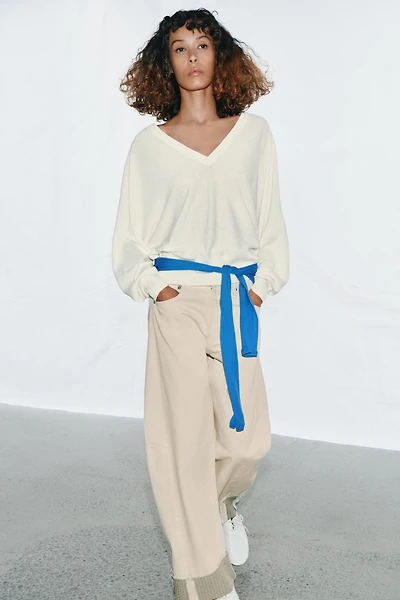 V-NECK KNIT JUMPER