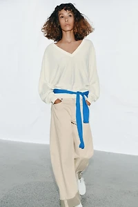 V-NECK KNIT JUMPER