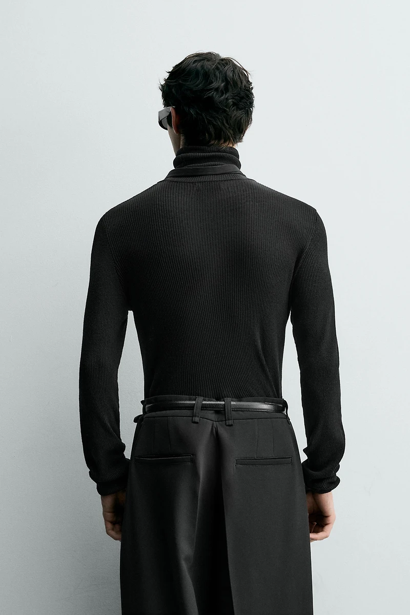 PULL LÉGER CÔTELÉ