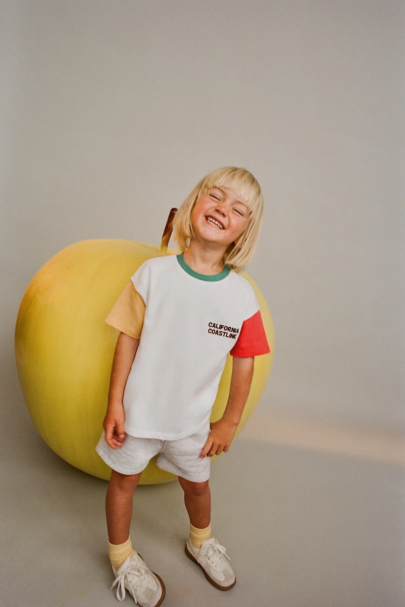 TEXT T-SHIRT AND HEATHERED BERMUDA JOGGING SET