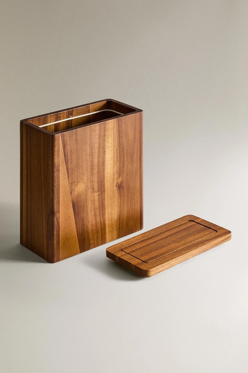 TEXTURED WOODEN BATHROOM TRASH CAN