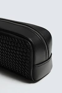 WOVEN TOILETRY BAG