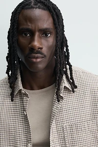 RELAXED FIT PLAID TEXT SHIRT