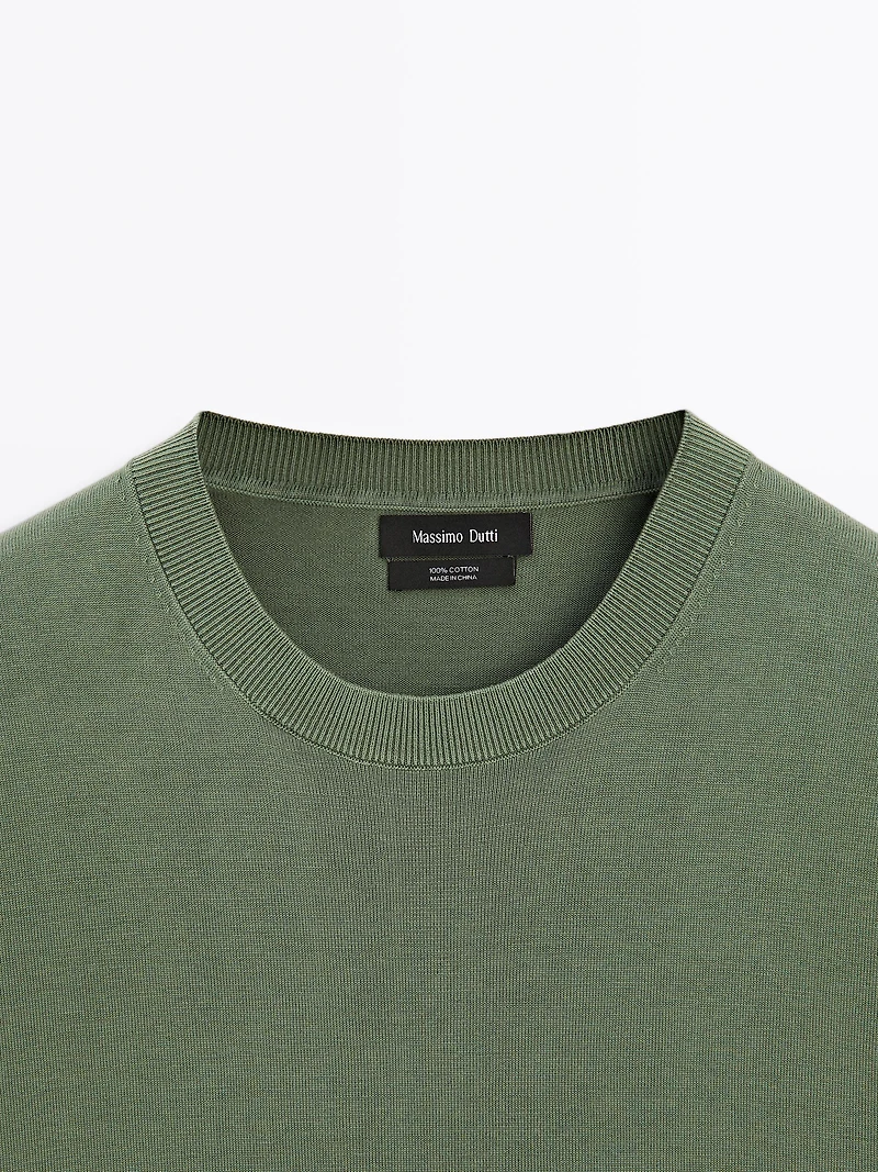 Short sleeve knit T-shirt