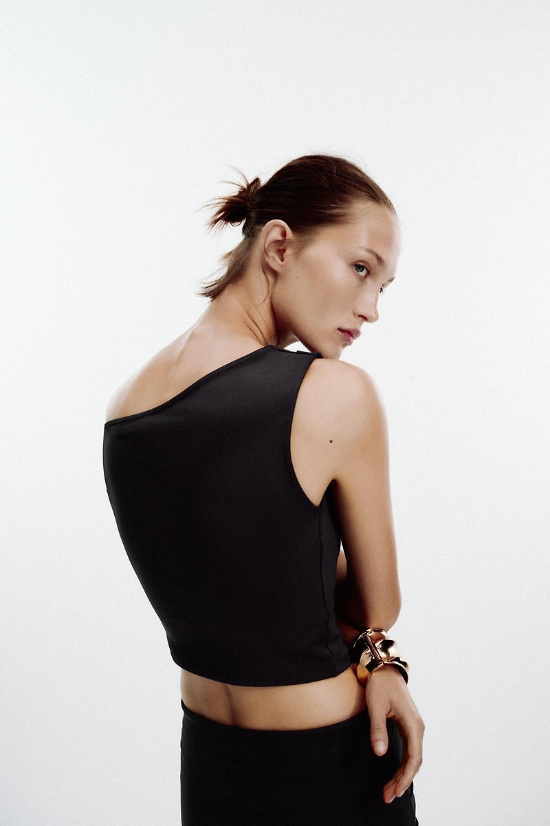 ASYMMETRIC TEXTURED TOP