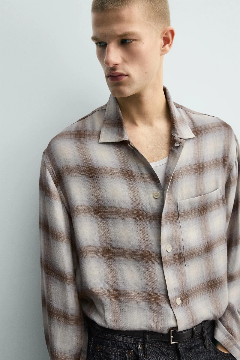 CHEMISE À CARREAUX ET POCHE