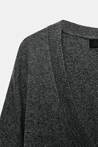 DEEP V-NECK KNIT JUMPER