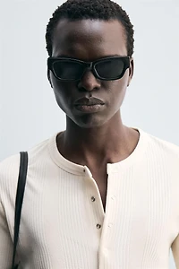 STRUCTURED HENLEY COLLAR T-SHIRT