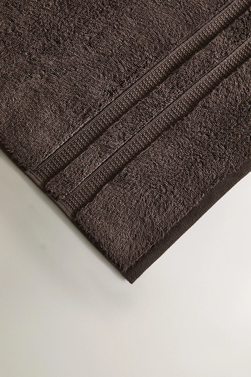 EXTRA SOFT DOUBLE BORDER BATH TOWEL