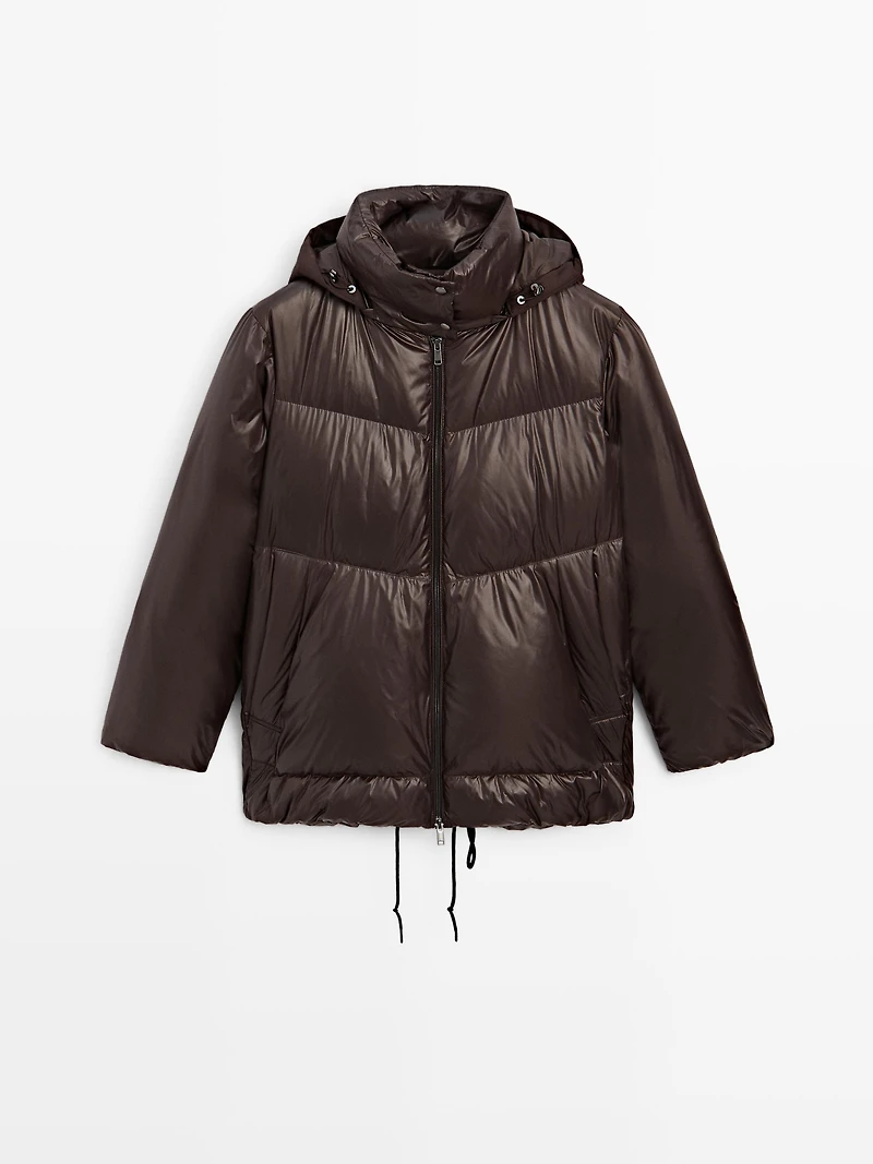 Water-repellent puffer jacket with detachable hood
