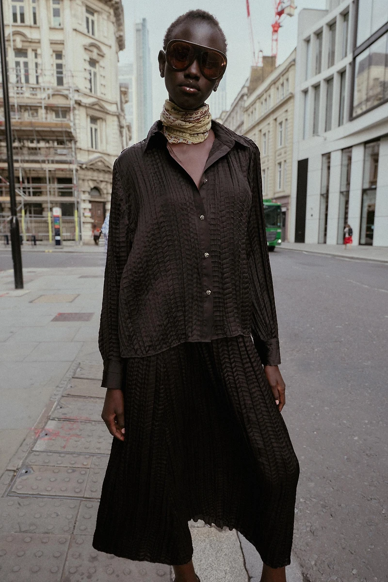 CHEMISE OVERSIZE SATINÉE À EFFET FROISSÉ