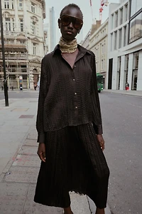 CHEMISE OVERSIZE SATINÉE À EFFET FROISSÉ