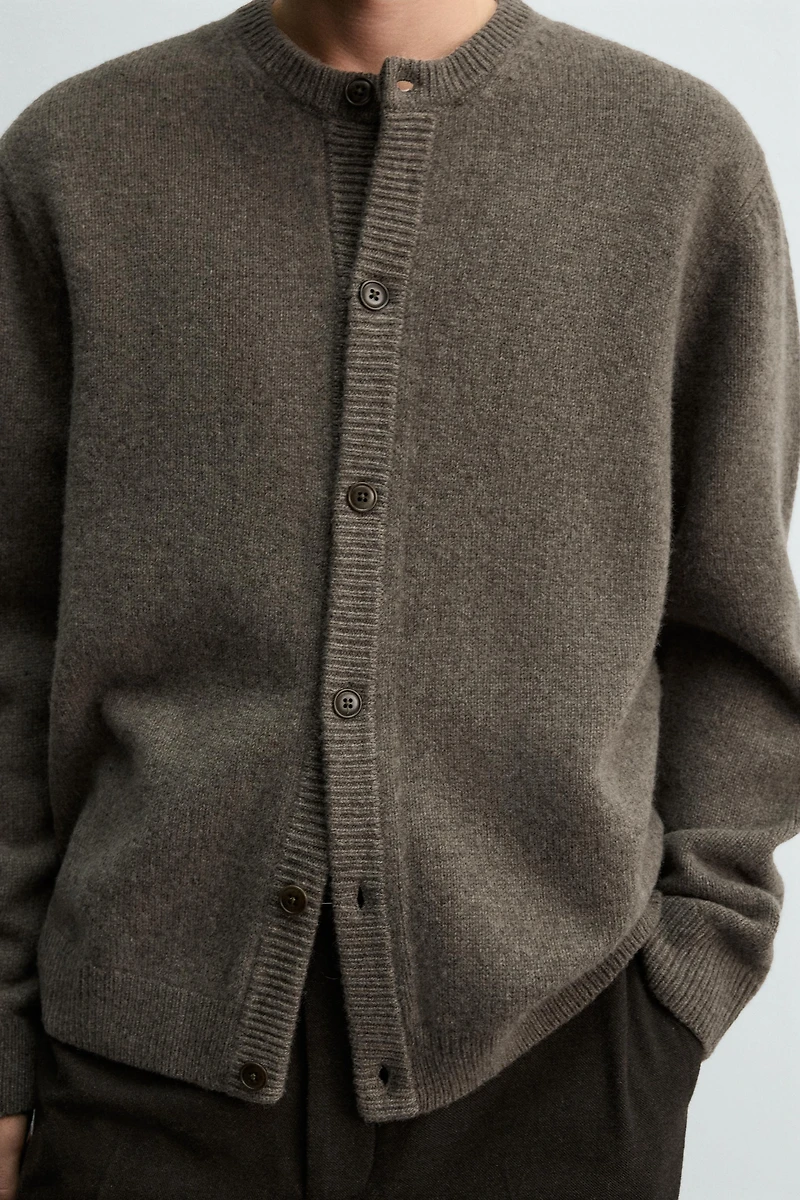 100% WOOL CARDIGAN