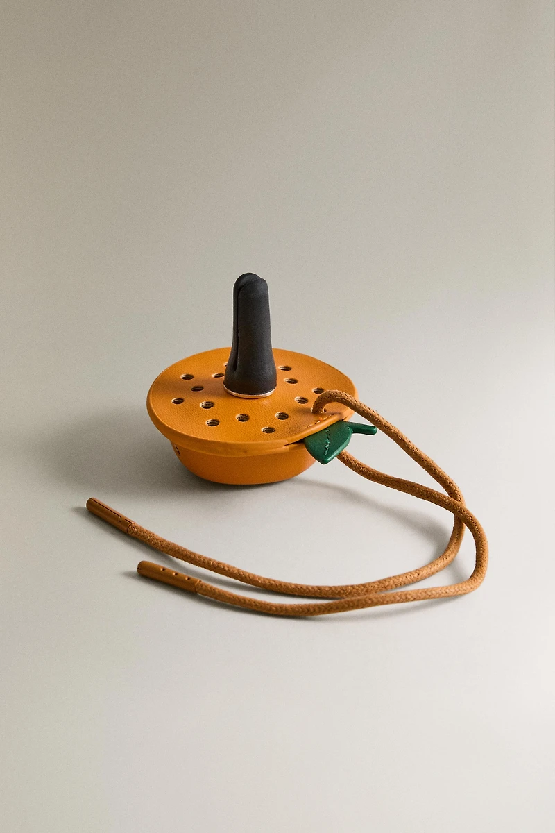 FLEUR DE MANDARINE CAR AND CLOSET AIR FRESHENER