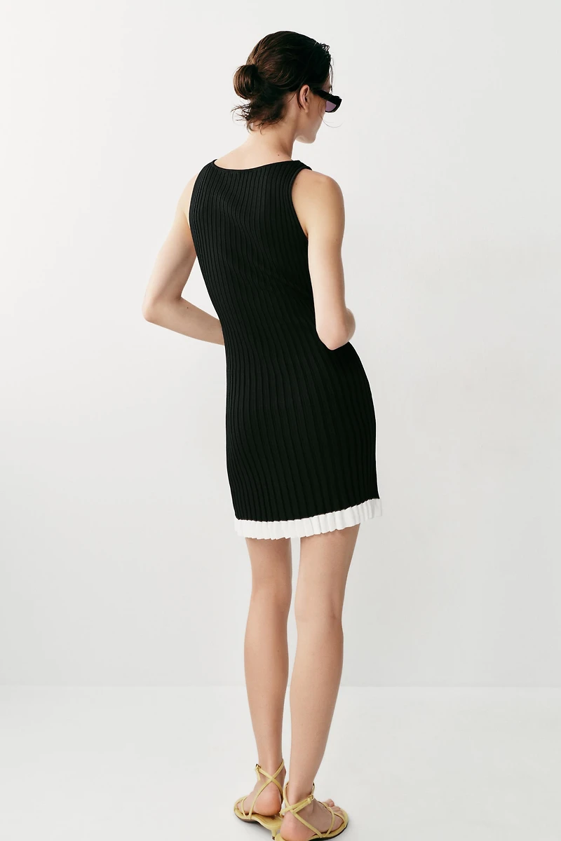 SHORT RIBBED KNIT DRESS