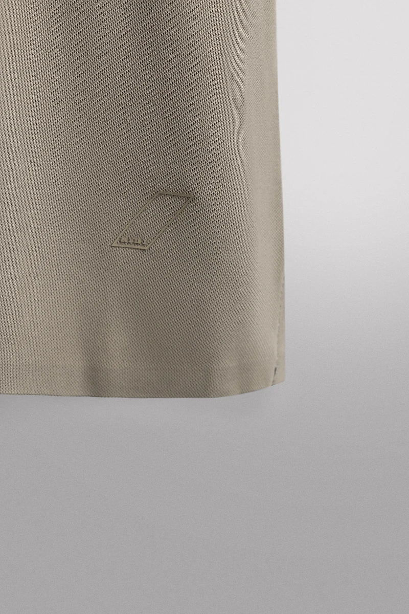 TECHNICAL PIQUÉ TEXTURE T-SHIRT