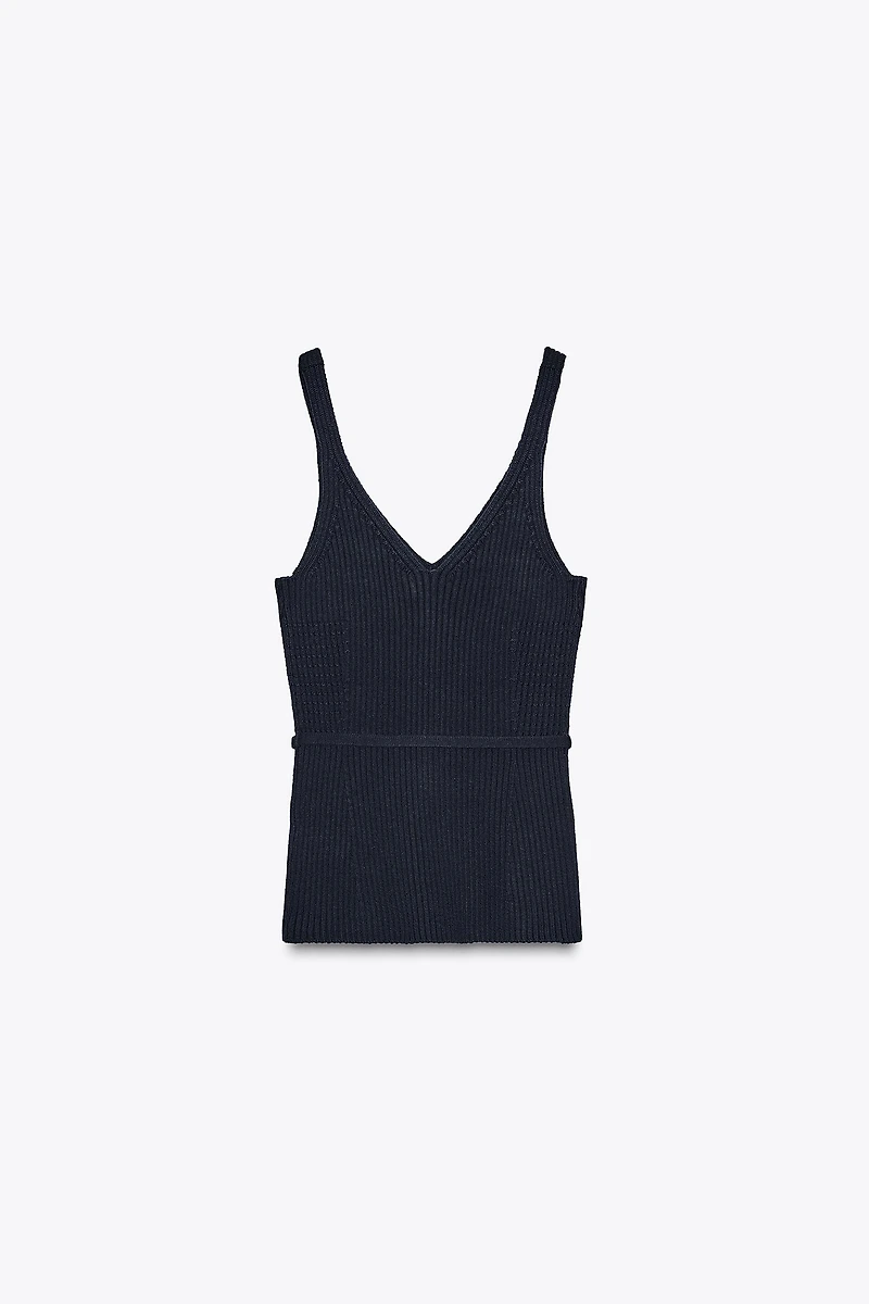 TOP EN MAILLE CÔTELÉE CEINTURE