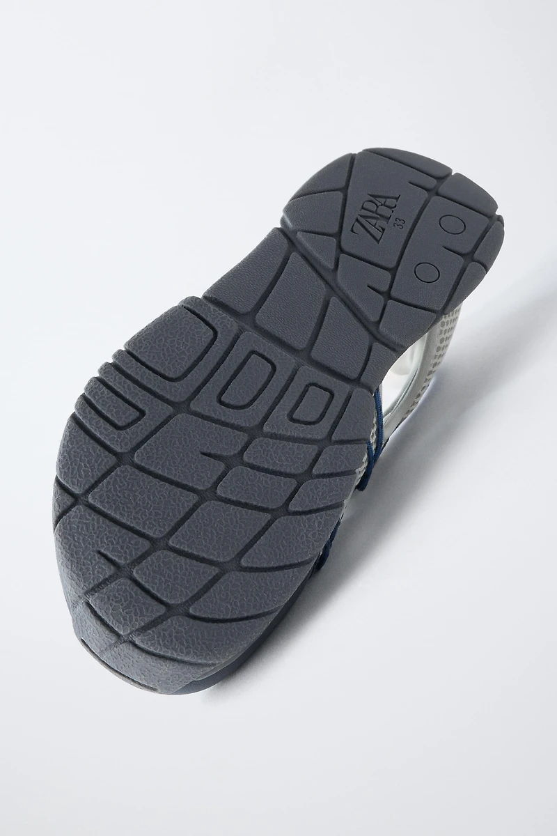 BAREFOOT SNEAKERS WITH CUTOUTS