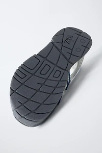 BAREFOOT SNEAKERS WITH CUTOUTS
