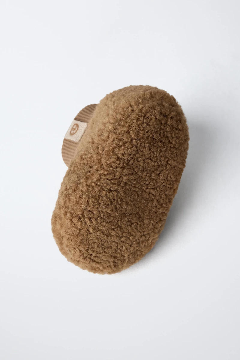 ANIMAL SLIPPERS