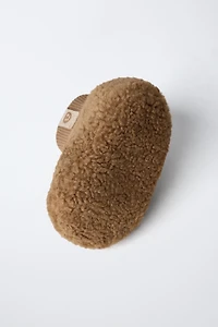 ANIMAL SLIPPERS