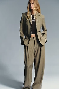 BLAZER WITH SHOULDER PADS AND THIN BELT