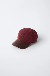 CASQUETTE EN VELOURS CÔTELÉ INITIALE