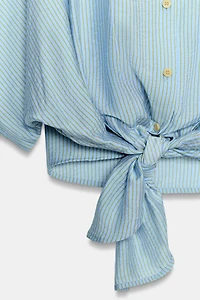 CHEMISE À RAYURES ET NŒUD