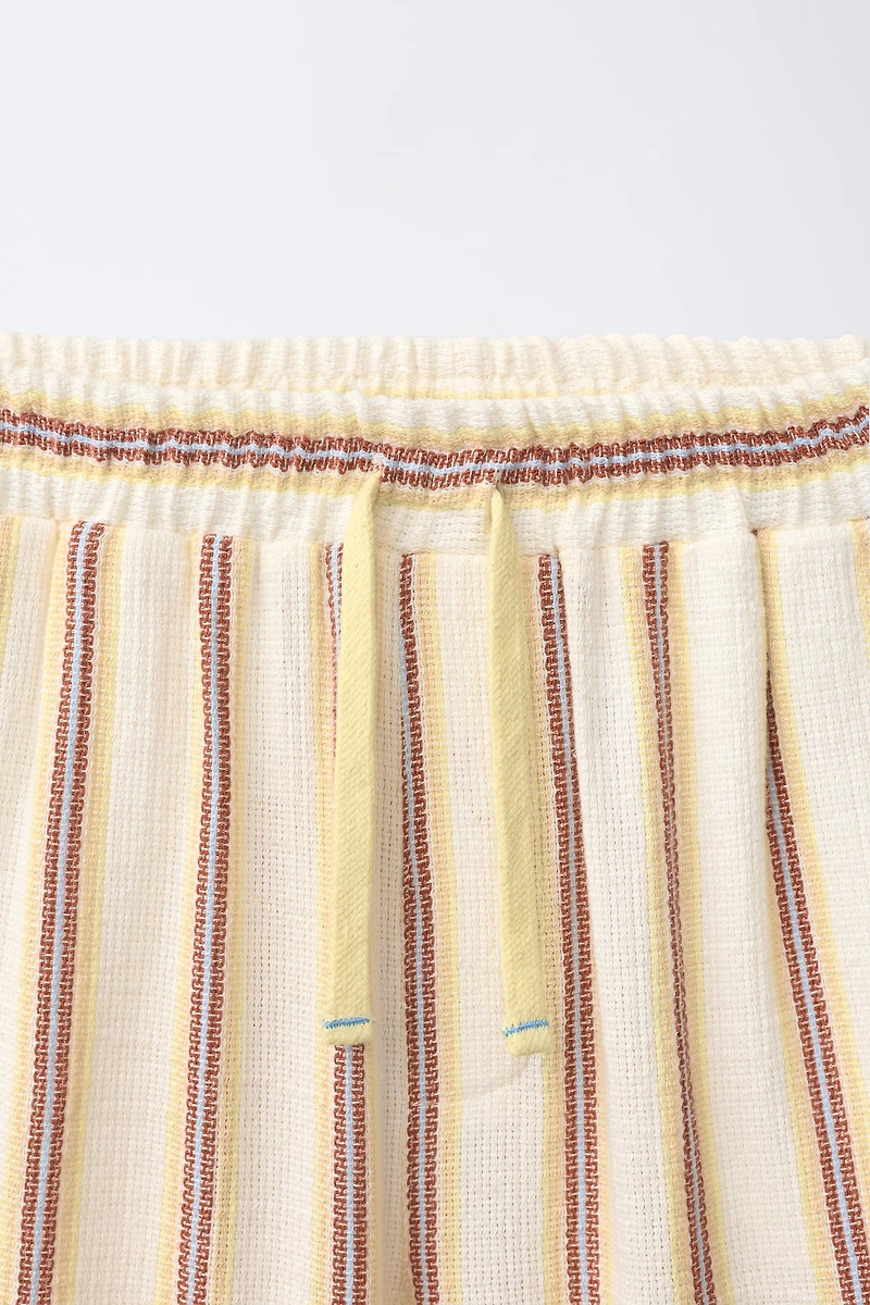 SHORT RUSTIQUE À RAYURES