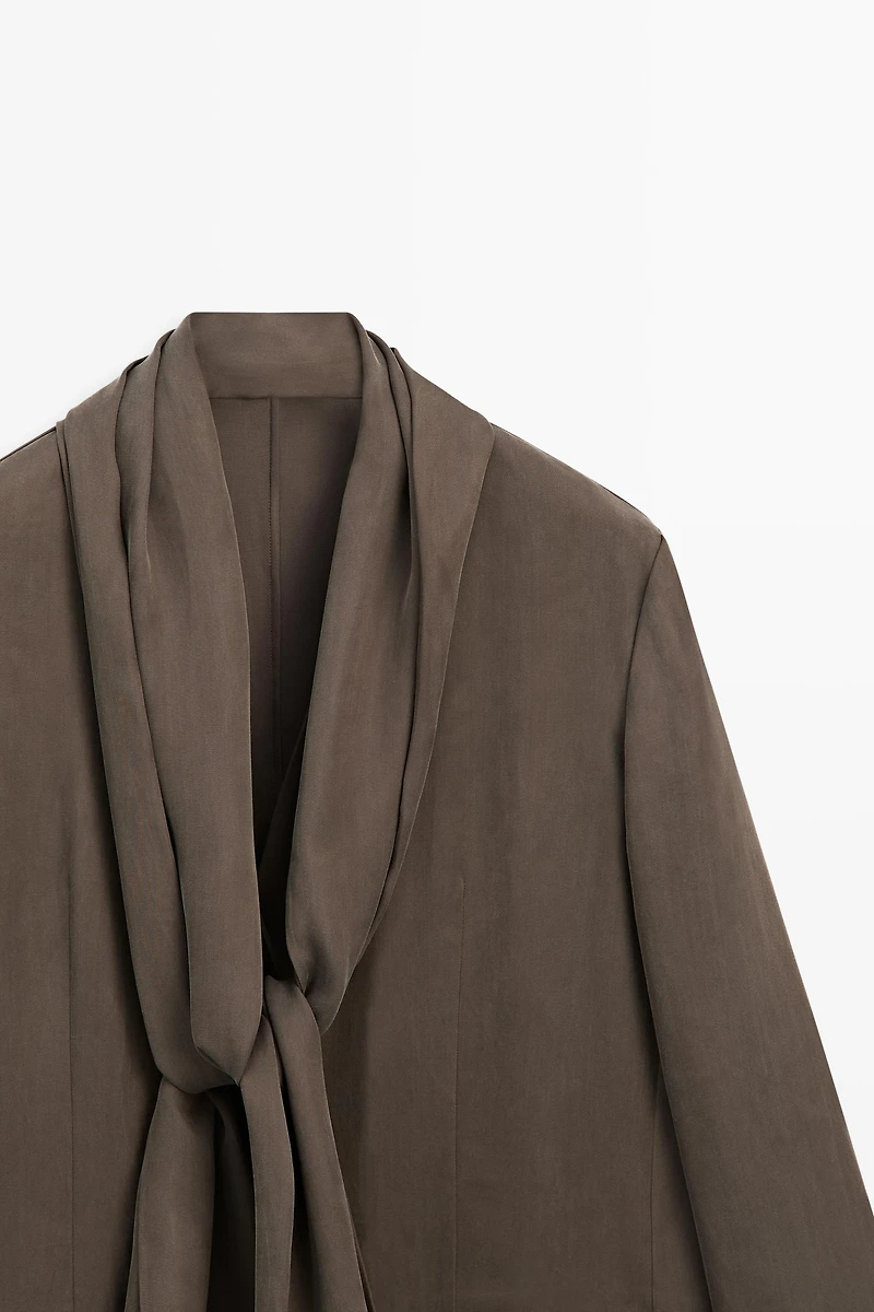 Total look flowing overshirt with tie detail