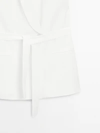 Linen blend waistcoat with tuxedo collar