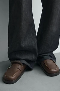 BUCKLED LEATHER CLOGS