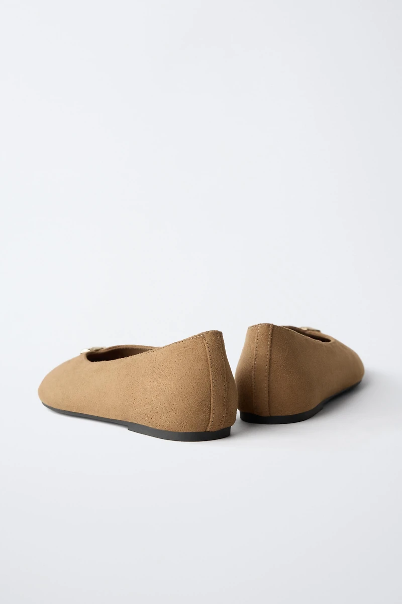 BALLET FLATS WITH APPLIQUÉ