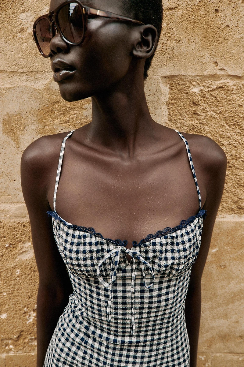 FITTED GINGHAM MIDI DRESS