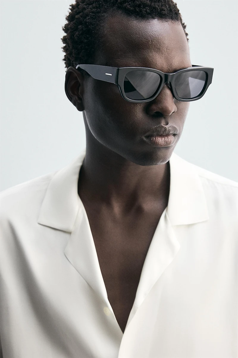 REGULAR FIT SATIN EFFECT SHIRT