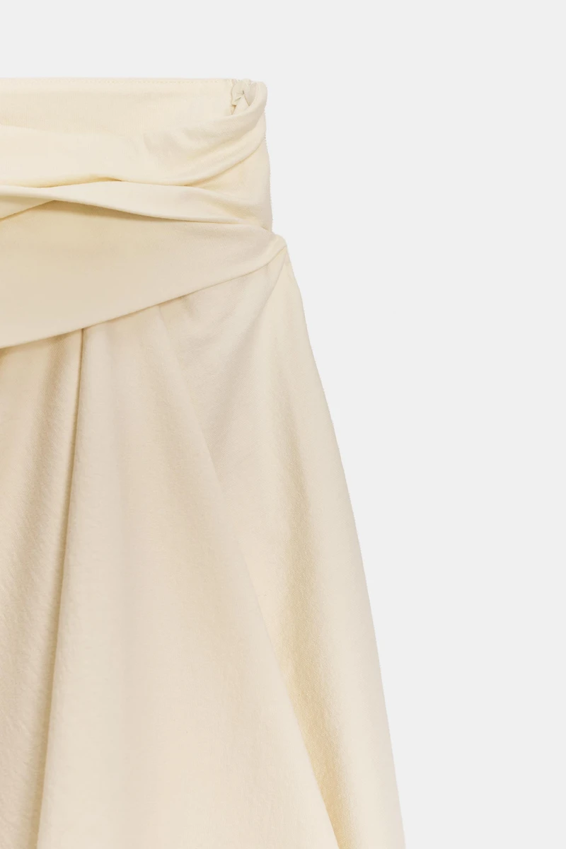 PLEATED STRAPLESS TOP