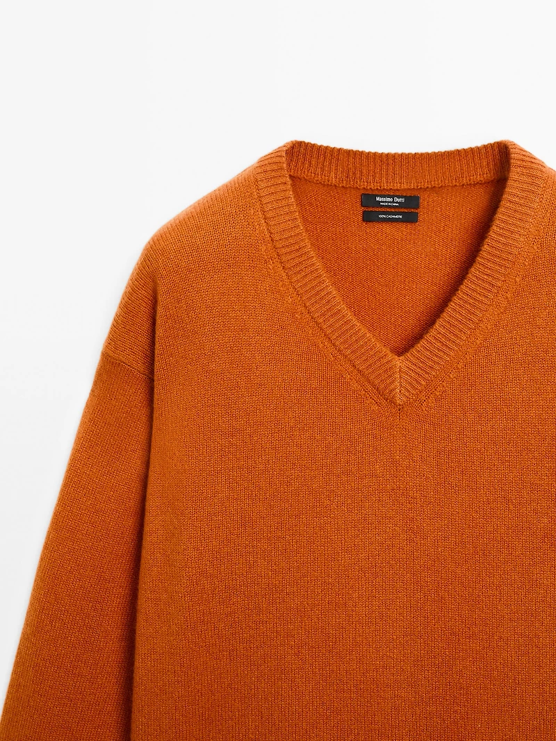 Cashmere V-neck knit sweater