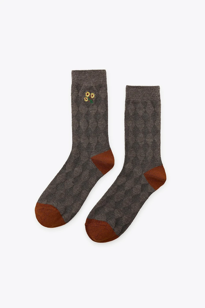EMBROIDERED DIAMOND SOCKS
