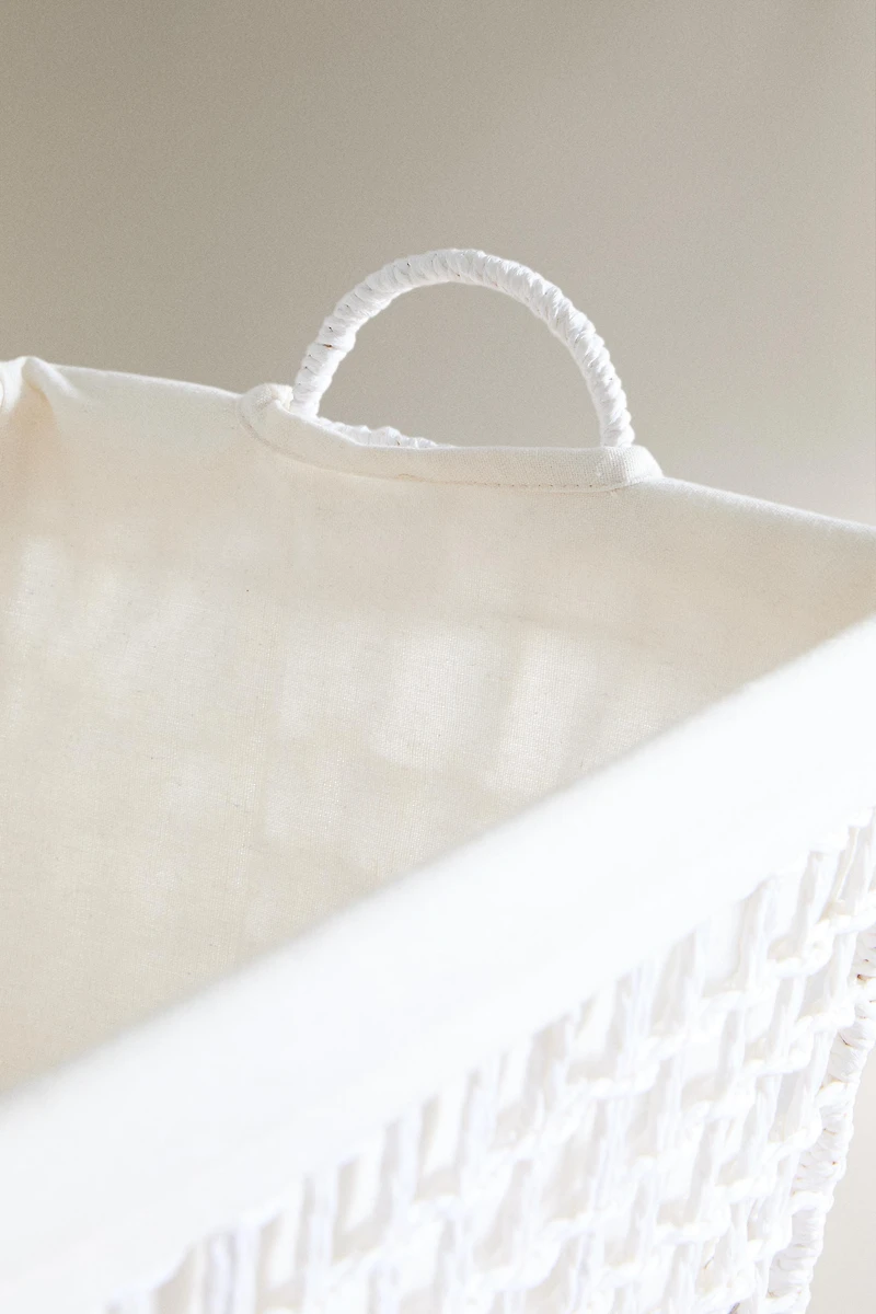 HAMPER WITH FABRIC LINING