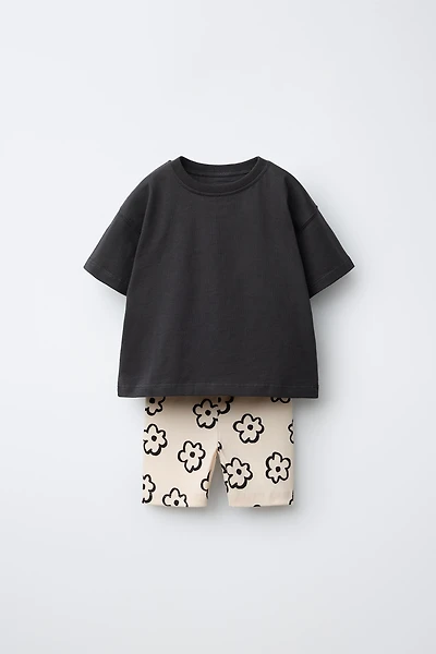 PRINTED T-SHIRT AND CYCLING LEGGINGS SET