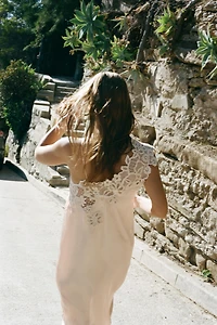 ROBE ASYMÉTRIQUE AU CROCHET LIMITED EDITION