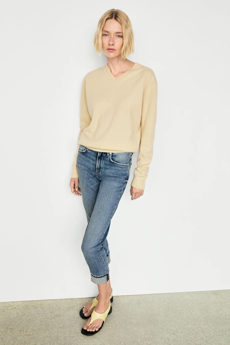 100% cashmere knit sweater