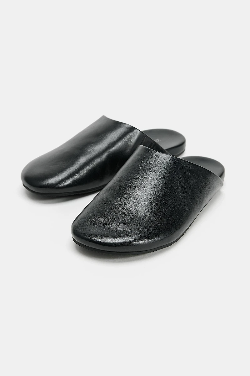 LEATHER FLAT MULES